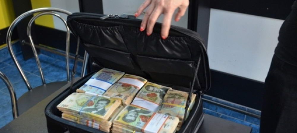 BILETUL SECOLULUI la pariuri: <span style="color:#f00;">un roman a pus 43 de euro si a castigat peste 300.000 de euro!</span> Pe ce meciuri a mizat. FOTO