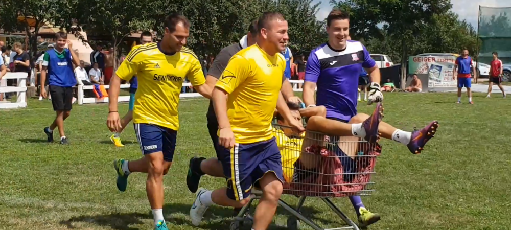 Romania, 2018. <span style="color:#f00;">Jucator accidentat scos cu CARUCIORUL de cumparaturi de pe teren!</span> VIDEO :))