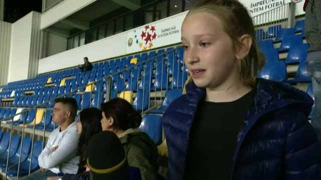 Romania U21 Liechtenstein U21 Sunt Cea Mai Norocoasa Fata Din Lume Sora Mai Mica Cu 11 Ani A Lui Andrei Radu A Venit Sa L Sustina La Ploiesti Sport Ro