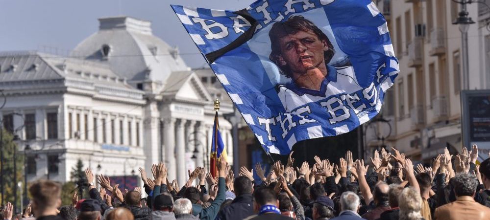 Momente Dramatice La Inmormantarea Lui Ilie Balaci Mama Fostului Jucator Si A Pierdut Cunostinta Foto Sport Ro