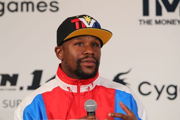 <span style="color:#f00;">Floyd Mayweather REVINE in ring! </span>Se bate cu un adversar care e mai tanar cu 21 de ani: "O sa fac o TONA de bani!"