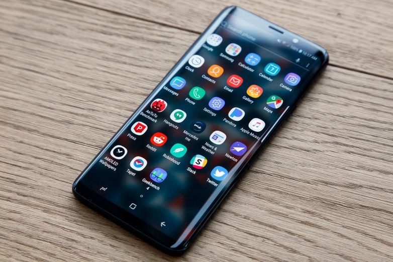 CRAZY DEALS la EMAG! Ofertele continua: 1.700 LEI reducere la iPhone si 1.400 la Galaxy S9! Vezi preturile