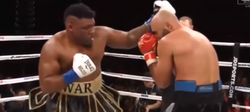 <span style="color:#f00;">KO incasat de Dinu in meciul pentru titlul WBA, azi-noapte, in America! </span>Romanul, pus la podea de doua ori de "Big Baby" Miller