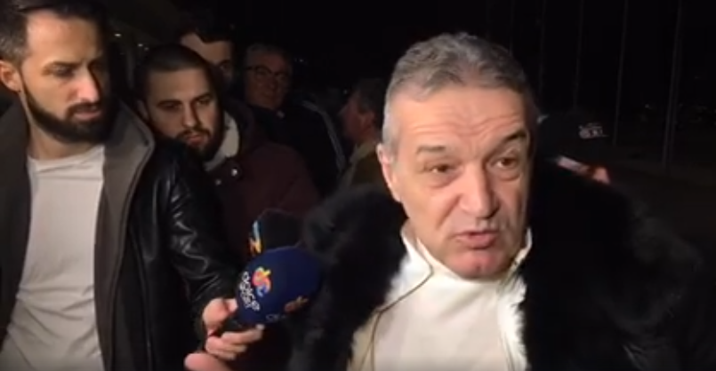 <span style="color:#f00;">"M-au enervat atat de tare, nu mai vreau sa-i vad in echipa! Ala dadea loburi, e la Teatrul Boema".</span> Becali a demolat trei jucatori, apoi s-a mai linistit: "Zic asa ca sa-i motivez"