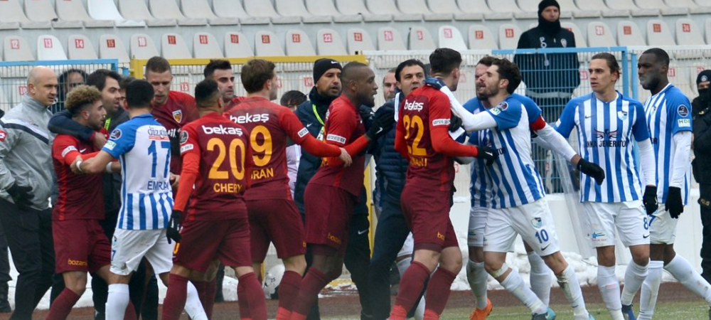 <span style="color:#f00;">GOL SUPERB marcat de Sapunaru: </span>I-a dat gata pe turci! Romanul s-a incaierat cu adversarii dupa reusita | VIDEO
