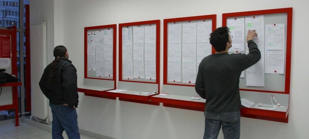 RECORD INCREDIBIL la pariuri in Romania!<span style="color:#f00;"> Au luat peste 270 000 de euro! 3 romani au dat lovitura cu 11 rezultate corecte. Biletul FABULOS a iesit cu 3 secunde inainte de final</span>