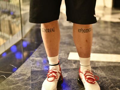Acum Nu Mai E Niciun Dubiu Ultimele Doua Tatuaje Facute De Alibec Ce Si A Scris Pe Picioare Foto Sport Ro