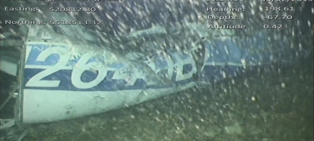 <span style="color:#f00;">PRIMELE IMAGINI CU AVIONUL | </span>E indubitabil! Submarinul trimis sa caute epava a fotografiat numarul de inregistrare