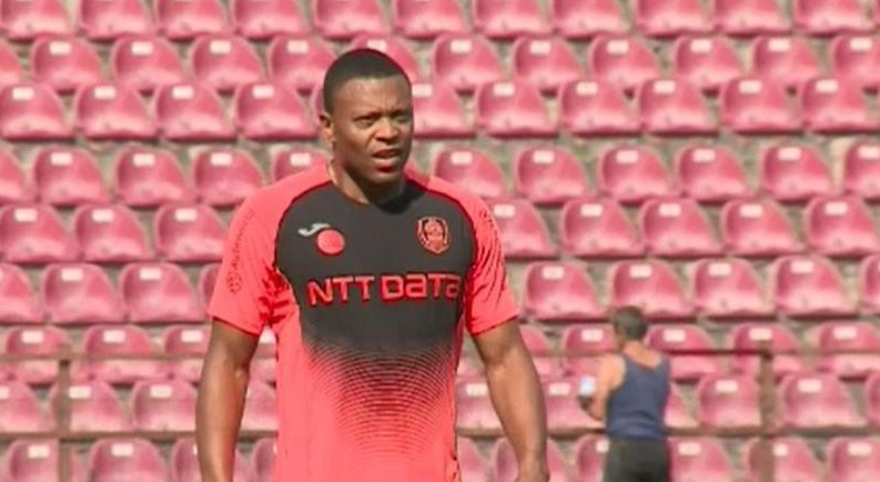 <span style="color:#f00;">Cea mai mare pacaleala din istoria fotbalului romanesc!</span> Cu cati se alege Julio Baptista de la CFR dupa 43 de minute petrecute pe teren. Brazilianul NU mai poate juca