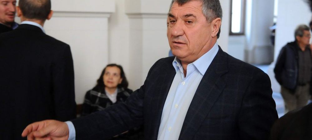 <span style="color:#f00;">"E fratele meu! Toata lumea fuge, el s-a predat!" Reactia lui Victor Becali dupa condamnarea lui Borcea:</span> PROMISIUNEA pe care i-a facut-o