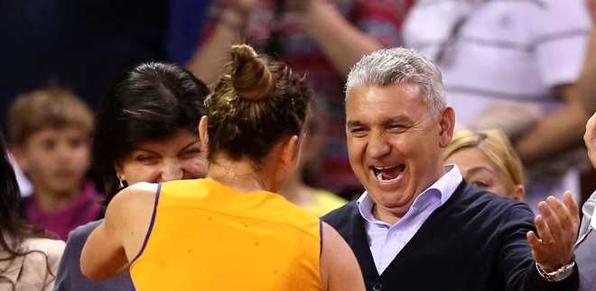 <span style="color:#f00;">"Asteptam victoria, nu conteaza scorul!"</span> Ce spune Stere Halep despre noul antrenor al Simonei: <span style="color:#f00;">"E prematur sa ma pronunt!"</span>