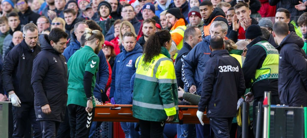 <span style="color:#f00;">Incident bizar in Championship! I s-a facut rau pe banca si a fost dus la spital!</span> Ce s-a intamplat!