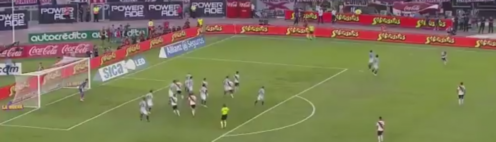 <span style="color:#f00;">Fanii spun ca e cea mai tare lovitura libera din ISTORIE</span>! Cum a marcat Quintero de la River Plate