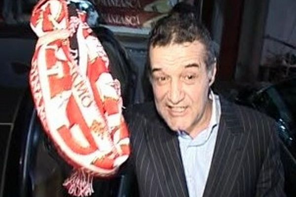Becali ii linisteste pe dinamovisti si ii anunta ca nu e interesat de noul bombardier din Stefan cel Mare, dar ii inteapa: <span style="color:#f00;">"Ii paradeste Botosaniul acum si gata cu Play Off-ul"</span>
