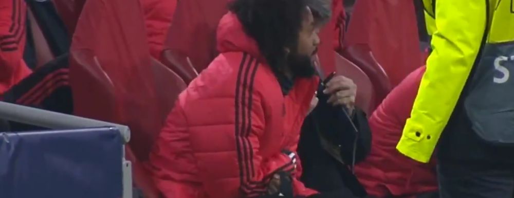 <span style="color:#f00;">VIDEO | Reactia bancii Realului la golul anulat pentru Ajax: </span>Marcelo a fost in centrul atentiei! Ce a strigat de pe margine inainte de decizia arbitrului