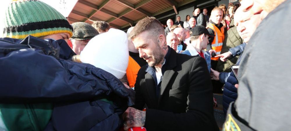Un roman a reusit un <span style="color:#f00;">GOL FANTASTIC</span> de la mijlocul terenului sub ochii lui Beckham: <span style="color:#f00;">"E probabil reusita sezonului!"</span>