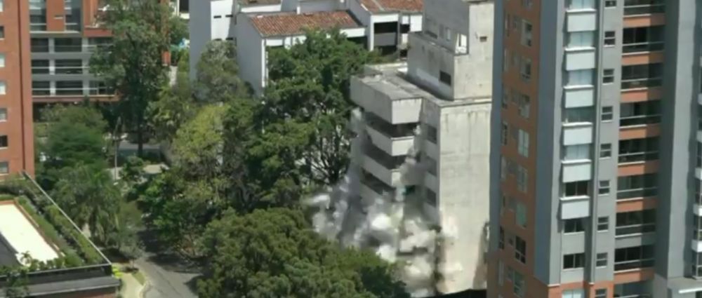 <span style="color:#f00;">VIDEO SPECTACULOS | Casa lui Escobar, aruncata in aer!</span> Anuntul facut imediat de presedintele Columbiei: ce se va construi in loc