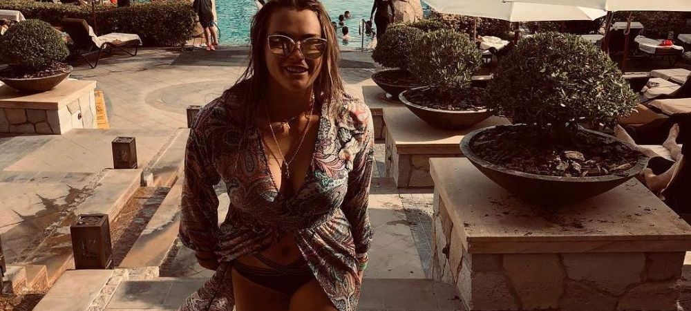 <span style="color:#f00;">Sabalenka, imagini FIERBINTI pe internet dupa eliminarea de la Dubai. </span>S-a pozat alaturi de cea mai buna prietena. FOTO