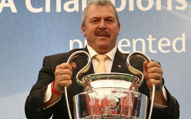 <span style="color:#f00;">Duckadam, impresionat de unul din fotbalistii lui Mihai Teja! </span>"E un jucator combinativ, diferit fata de ce am avut pana acum" <span style="color:#f00;">Cine l-a impresionat pe fostul mare portar!</span>