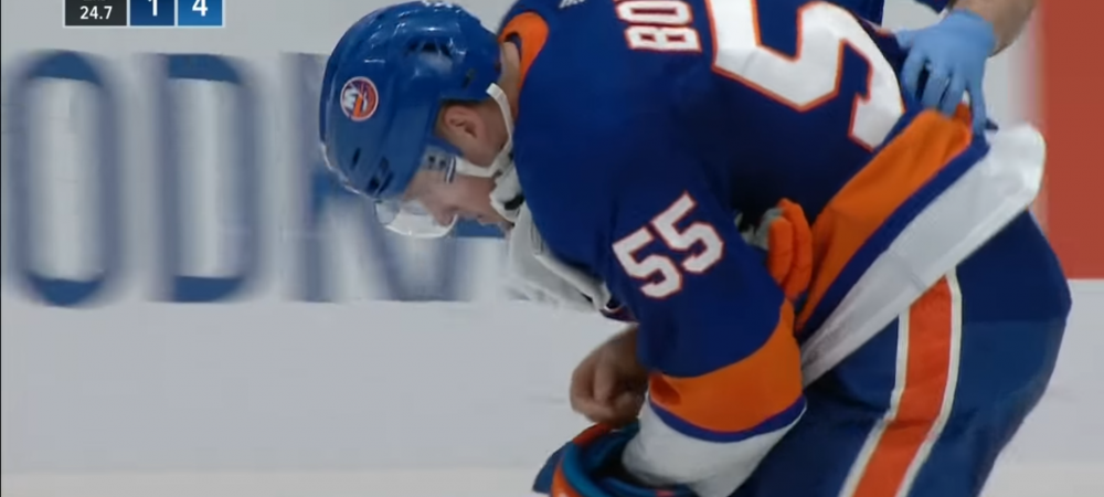 <span style="color:#f00;">Moment SOCANT in NHL: a fost la un pas sa-i taie gatul cu patina! </span>Ce s-a intamplat