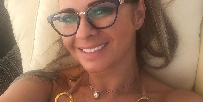<span style="color:#f00;">Imaginea cu care Anamaria Prodan a INCENDIAT internetul! </span>Ce face cand merge in vizita la Reghecampf. FOTO