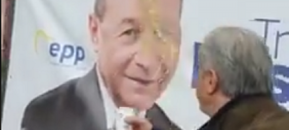 <span style="color:#f00;">Ilie Nastase, intr-un nou scandal: a vandalizat un cort cu mesaj politic! Totul a fost filmat:</span> "Acesta este un general al Armatei Romane!"
