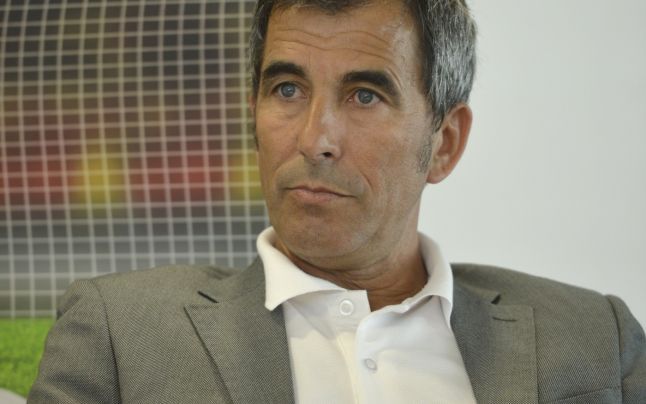 <span style="color:#f00;">Selectionerul care l-a pus pe Ianis Hagi sa care bagajele a ajuns la nationala Indiei!</span> In trecut s-a contrat dur de la distanta cu Gica Hagi