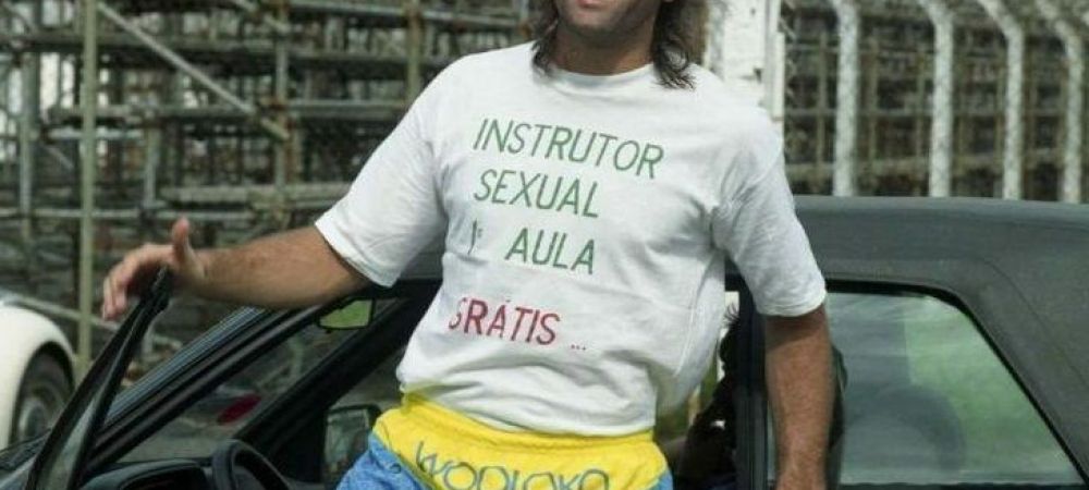 <span style="color:#f00;">"Sumudica" al Braziliei: a fost nebunul fotbalului, acum e cel mai tare antrenor, </span>iar fanii i-au facut statuie in fata peluzei!