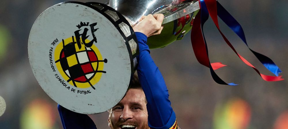 <span style="color:#f00;">Lionel Messi, decorat de autoritatile catalane!</span> Starul argentinian a primit distinctia pe care doar Johan Cruyff o mai are