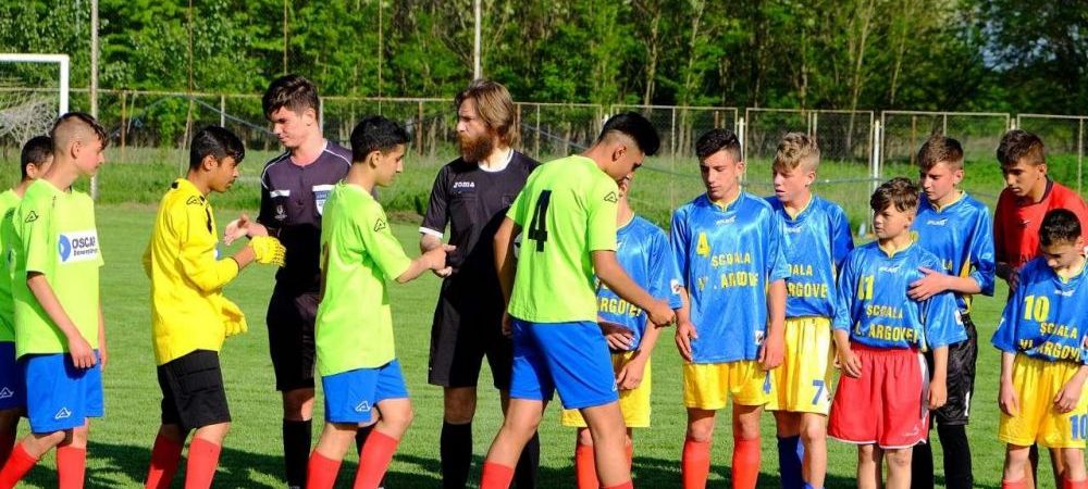 <span style="color:#f00;">Alexandru Tudor, de la Liga I la Campionatul Interparohial organizat de Protopopiatul Lehliu!</span> Fostul arbitru FIFA a arbitrat turneul organizat de Biserica!