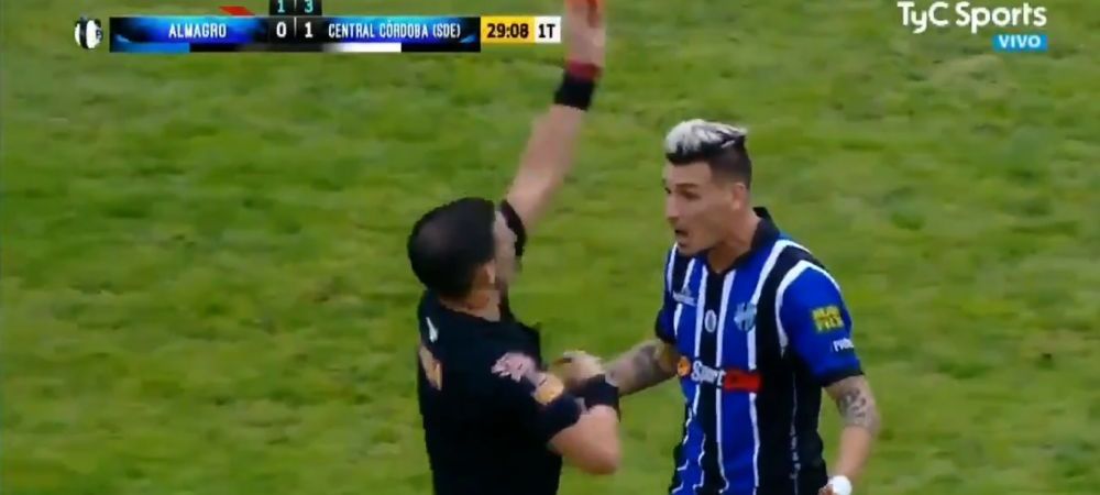 "Nici Game of Thrones nu a avut atatea schimbari de situatie" :) <span style="color:#f00;">Faza incredibila la un meci din Argentina! Arbitrul nu a inteles ce se intampla!</span>