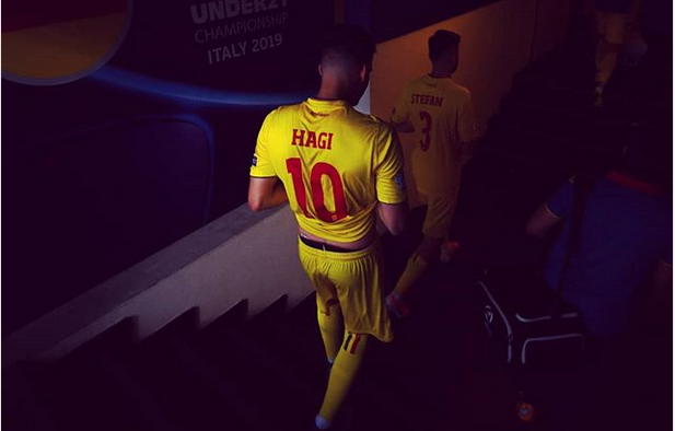 Il Vreau Pe Ianis E Cel Mai Bun Fotbalist Roman La Ora Actuala Anuntul Lui Petrescu Dupa Eliminarea Romaniei De La Euro Sport Ro