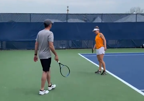 SIMONA HALEP CINCINNATI | <span style="color:#f00;">Darren Cahill a antrenat-o pe Halep dupa accidentarea de la Rogers Cup!</span> Simona va juca la Cincinnati!<span style="color:#f00;"> VIDEO</span>