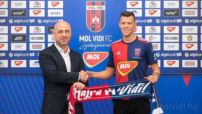 <span style="color:#f00;">Maghiarii de la Mol Vidi au raspuns imediat acuzatiilor lui Cosmin Contra! </span>Care este situatia lui Adrian Rus, fundasul dorit de FCSB
