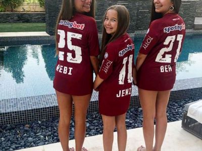Foto Cum Arata Fiicele Lui Dan Petrescu Care I Au Cerut Sa Nu Se Mai Consume Pe Banca Sport Ro