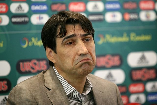 <span style="color:#f00;">Nu-i de joaca cu nea Piti! Victor Piturca a scos doi jucatori din lotul Craiovei</span> inaintea derby-ului cu CFR Cluj! Ce debut pregateste impotriva lui Petrescu