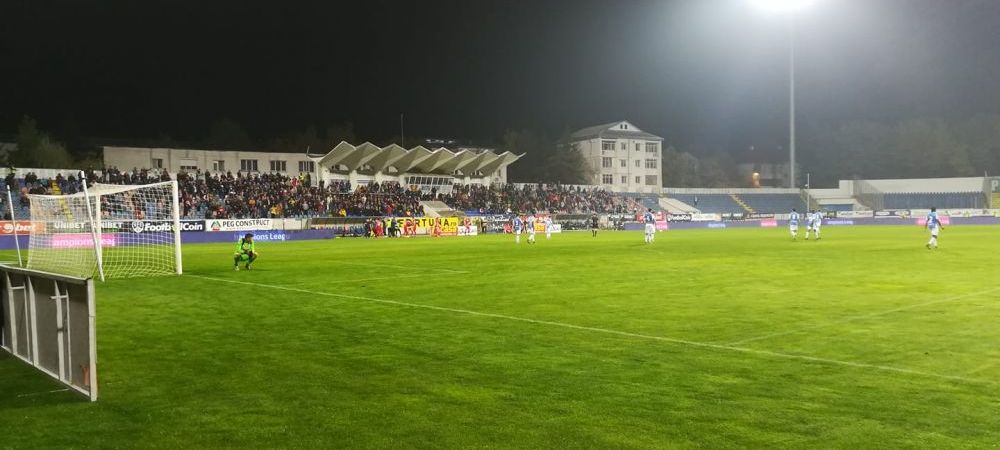 Poli Iasi Fc Botosani 0 3 Scene Halucinante La Botosani Ultrasii Celor Doua Echipe S Au Luat La Bataie Si Au Fost Evacuati Foto Sport Ro