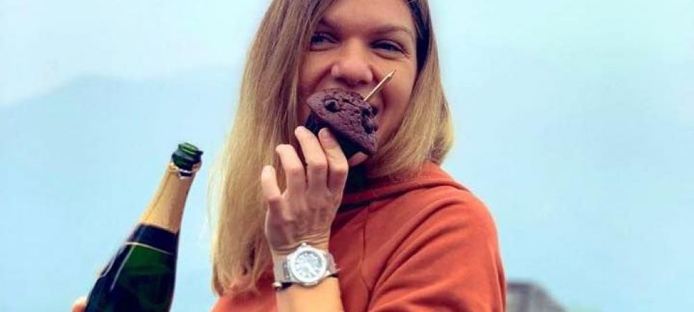 <span style="color:#f00;">SIMONA HALEP ESTE CEA MAI IUBITA JUCATOARE DIN LUME</span> | A castigat a treia oara consecutiv premiul pentru jucatoarea preferata a fanilor