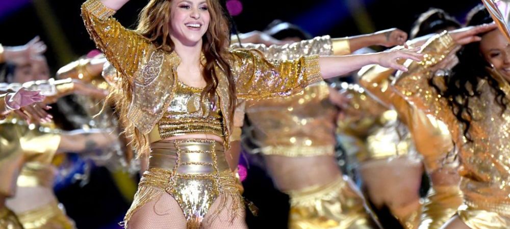 <span style="color:#f00;">Show INCENDIAR realizat de Shakira si Jennifer Lopez la Super Bowl! </span>Cum au aparut cele doua cantarete pe scena