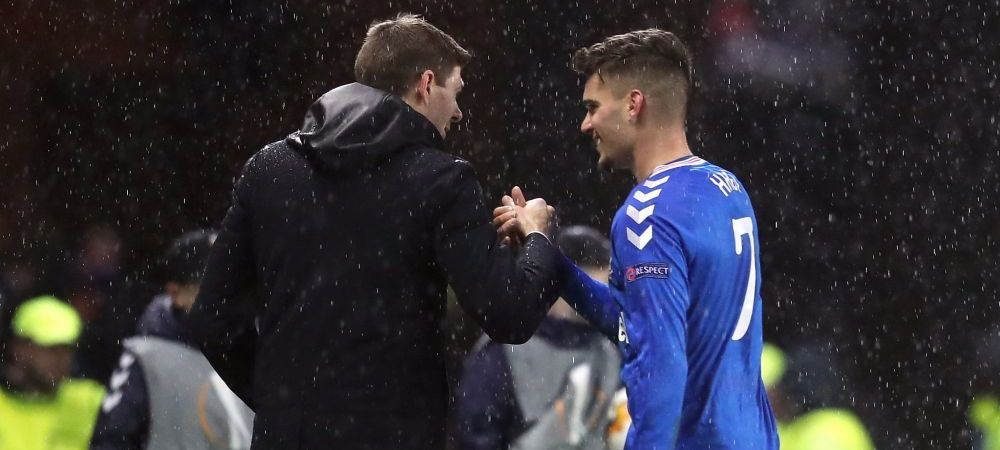 <span style="color:#f00;">"Fie te retragi in carapacea ta, fie pui umarul la bataie!"</span> Steven Gerrard l-a bagat in sedinta pe Ianis Hagi dupa ultimul meci a lui Rangers! Ce l-a scos din minti si ce mesaj i-a transmis