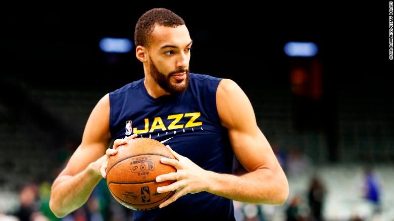 <span style="color:#f00;">INCREDIBIL | A facut glume pe seama coronavirusului, iar acum a fost depistat pozitiv</span>! Situatie infioratoare pentru un baschetbalist din NBA