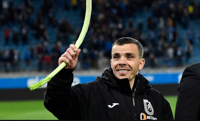 <span style="color:#f00;">"Nu s-a pus problema de a taia salariile!"</span> Acel moment cand ai prea multi bani :) La Craiova nu se simte coronavirusul! Dan Nistor, declaratii de ultim moment despre situatia clubului din Banie