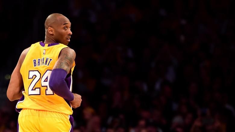 <span style="color: rgb(255, 0, 0);">Cat a ajuns sa coste un prosop folosit de Kobe Bryant la ultimul sau meci din NBA! </span>Suma URIASA obtinuta prin licitatie