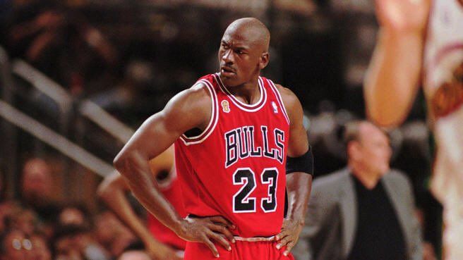 Cea mai tragica zi din viata lui Michael Jordan. <span style="color:#f00;">Cum a fost asasinat tatal sau si ce s-a intamplat cu criminalii</span>