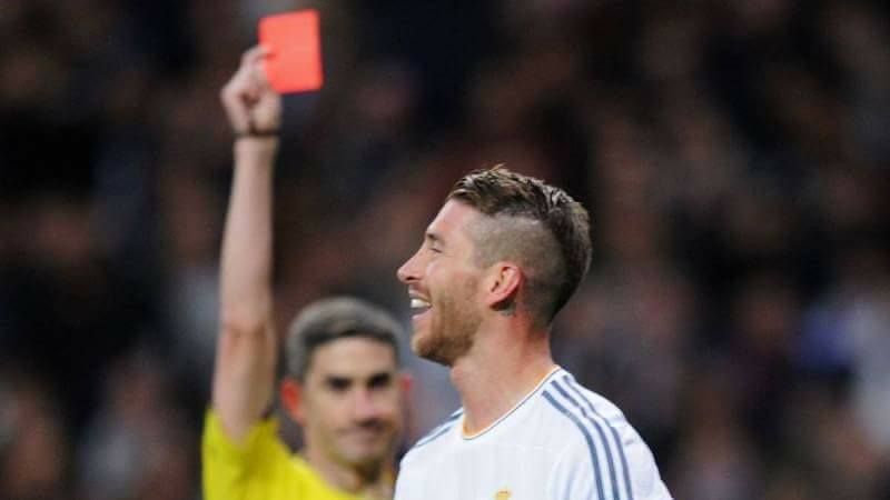 Unul dintre cei mai buni fundasi ai lumii a dat verdictul in cazul lui Sergio Ramos: "<span style="color:#f00;">E de o viclenie diabolica. Dar modul cum l-a ranit pe Salah a fost o lovitura de maestru"</span>