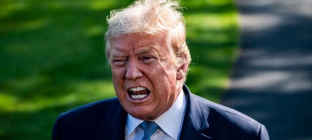 <span style="color:#f00;">L-a facut PRAF pe Trump! "E un idiot dezechilibrat, fara creier!"</span> Antrenorul URIAS care l-a pus la zid pe presedintele SUA
