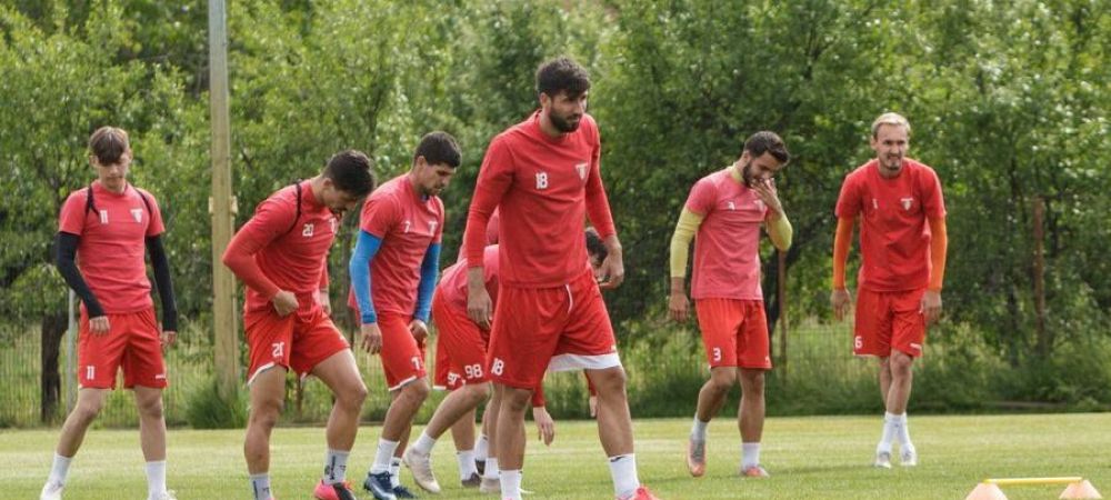 Uta A Reluat Antrenamentele Colective Laszlo Balint E Convins Ca Baietii Nu Se Vor Expune Sport Ro