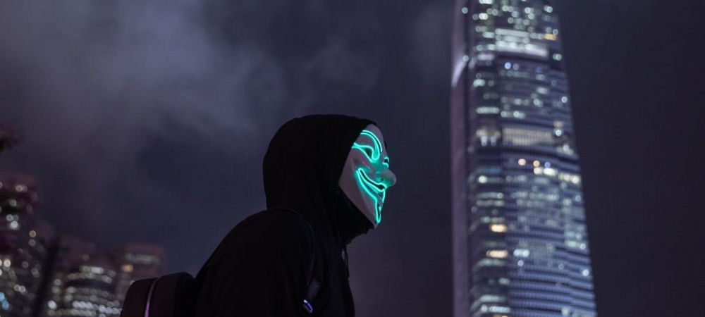 <span style="color:#f00;">Inca o serie de dezvaluiri SOCANTE facute de Anonymous!</span> Nume URIASE, implicate intr-o retea de trafic de minori. <span style="color:#f00;">Printre ei se afla Donald Trump si Naomi Campbell</span>
