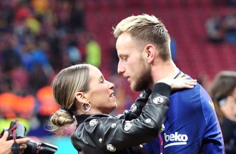 <span style="color:#f00;">Dubla sarbatoare pentru "SALVATORUL" Barcelonei, Ivan Rakitic.</span> 6 ani de vis pe Camp Nou, 5 ani de casnicie cu frumoasa Raquel Mauri!