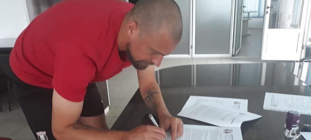 Gabi Tamas e gata sa puna stiloul pe un nou contract: <span style="color:#f00;">"Am mai multe oferte din tara si din strainatate! Va anunt zilele viitoare cu cine am semnat"</span>